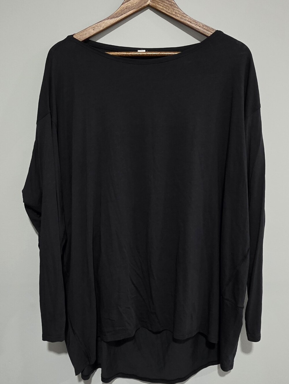 lululemon Back in Action Black Long-Sleeve Relaxed Fit Top Shirt Sz 18